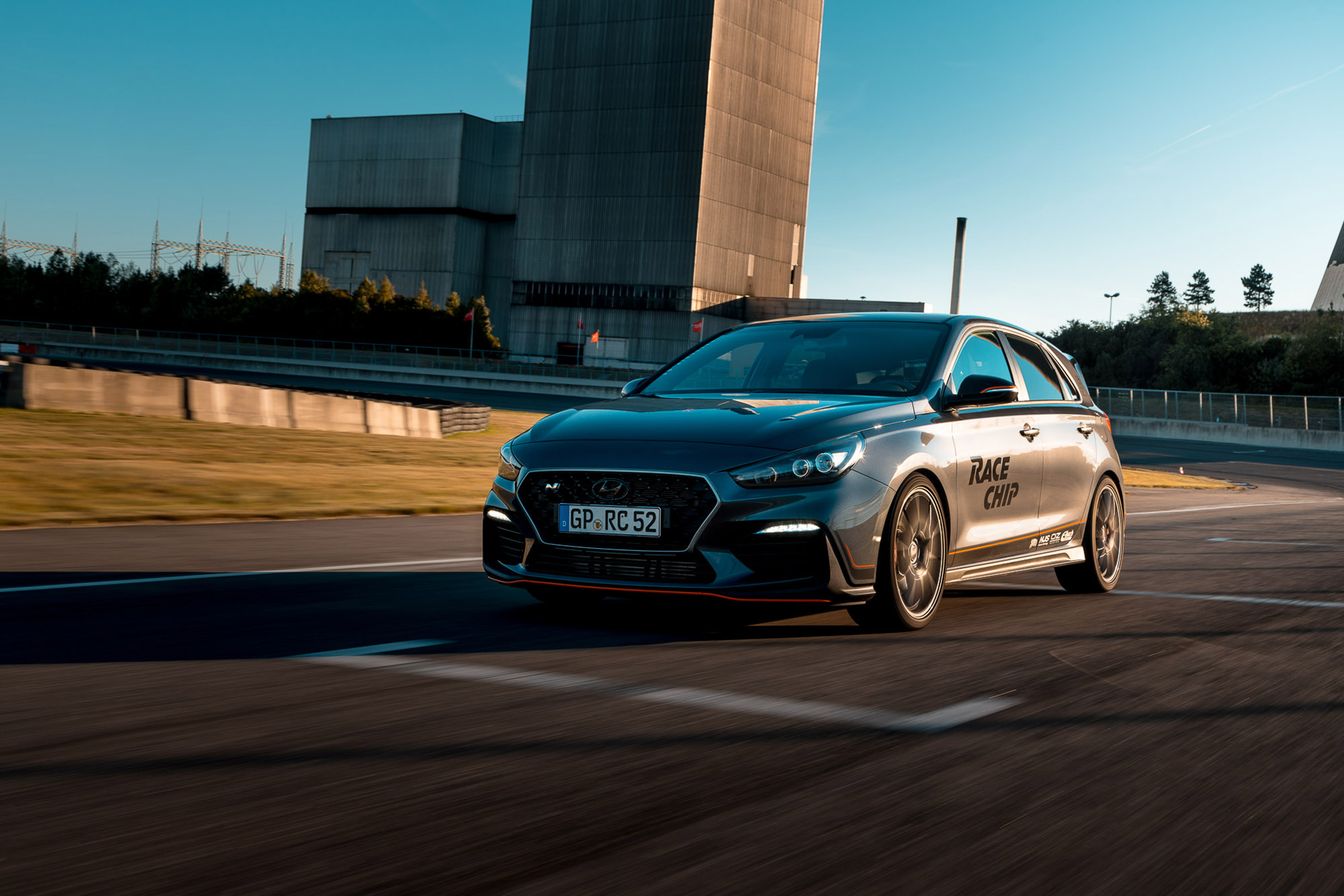 Hyundai i30 N RaceChips front quarter