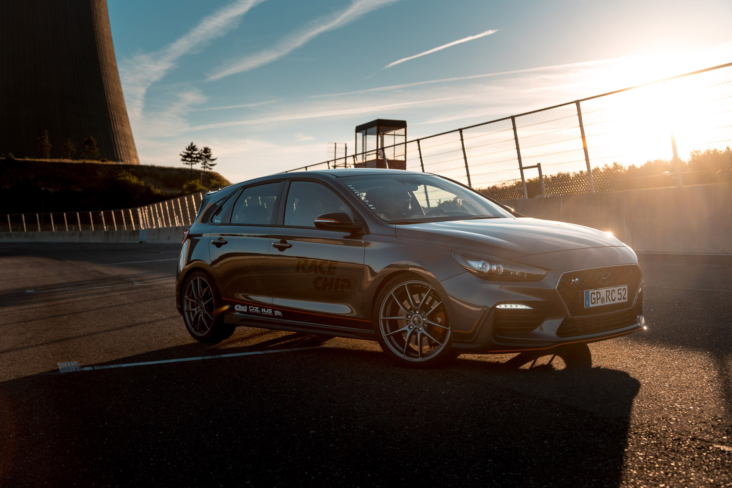 Hyundai i30 N RaceChips side