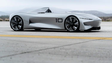 Infiniti Prototype 10 - side