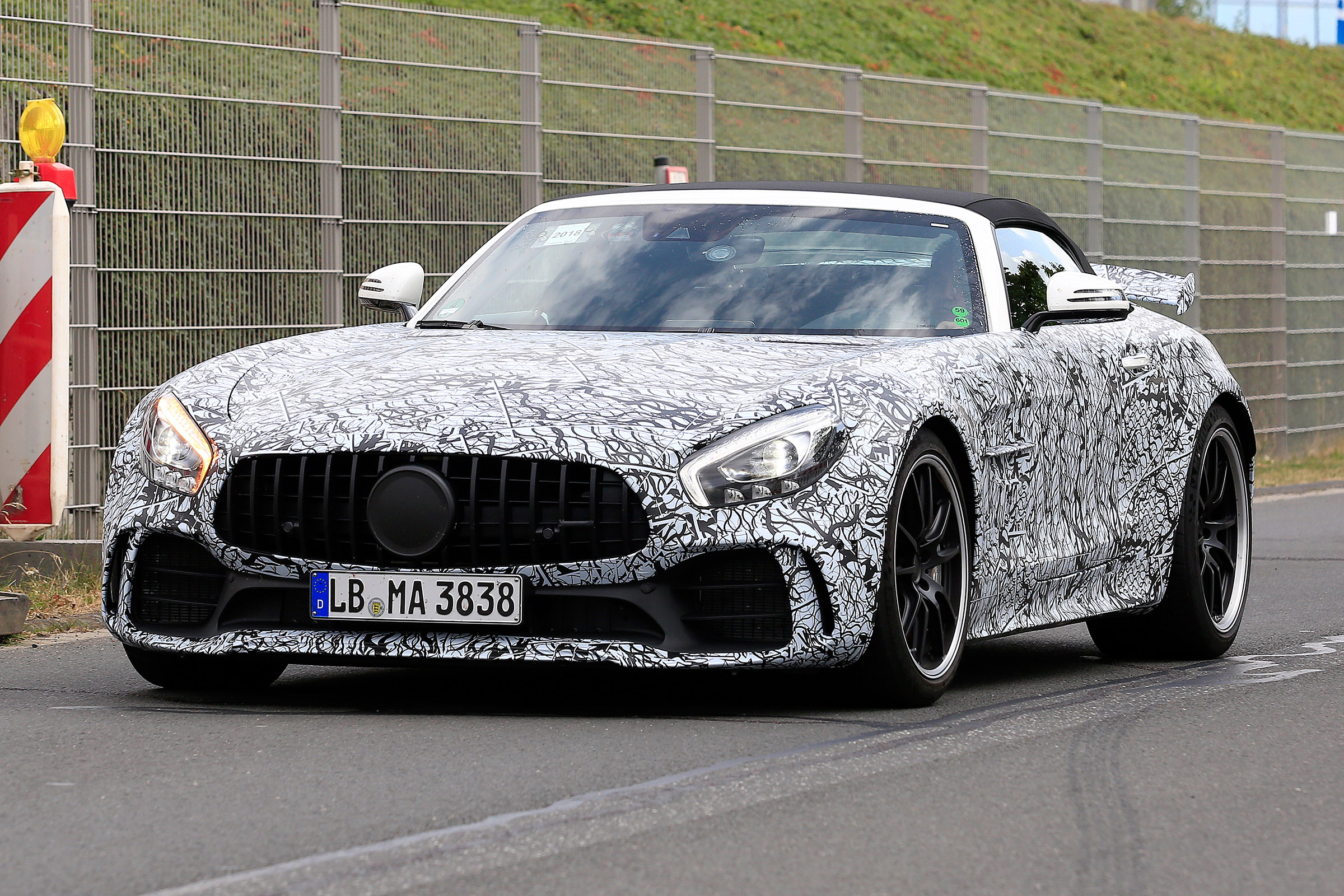 Mercedes-AMG GT R roadster spy - front quarter