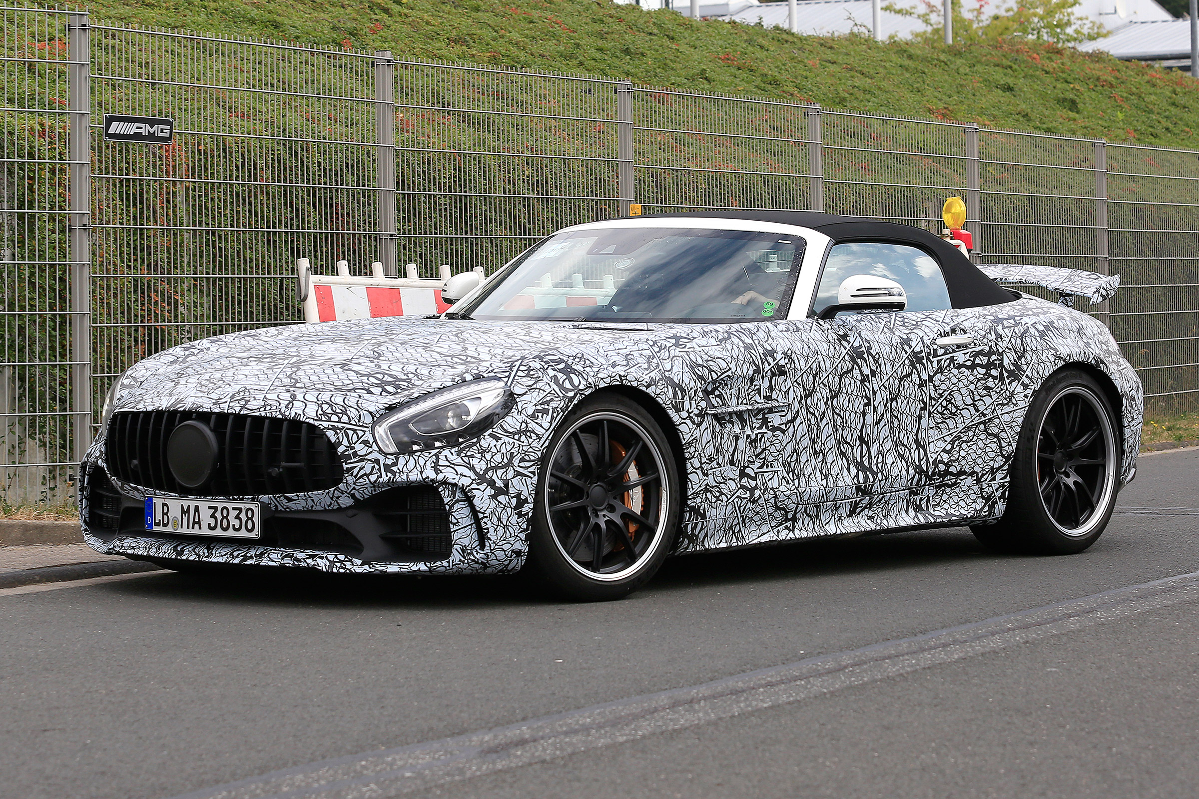 Mercedes-AMG GT R roadster spy - front quarter