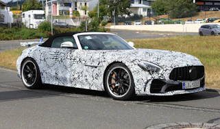 Mercedes-AMG GT R roadster spy - front quarter
