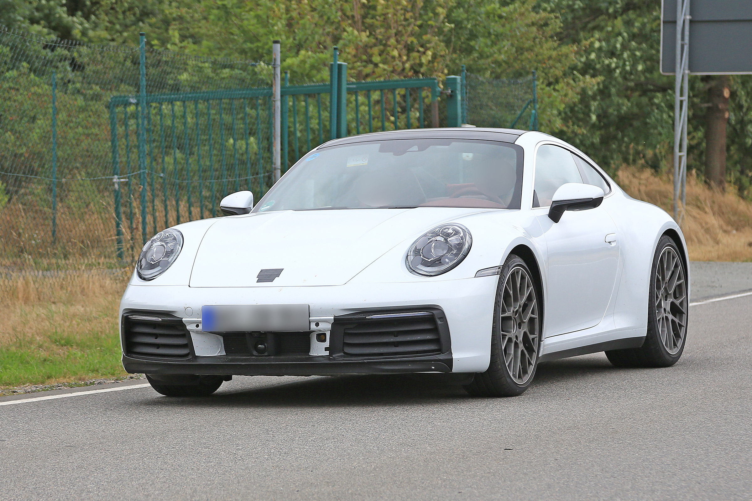 992 Porsche 911 spied - nose