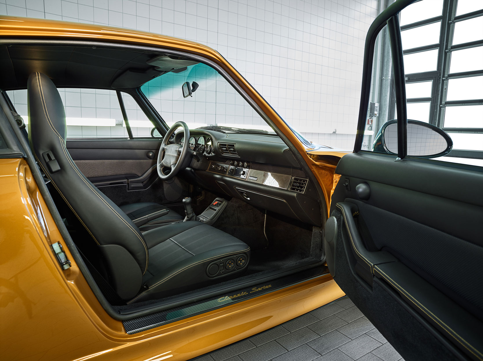 Porsche Classic Project Gold - Interior