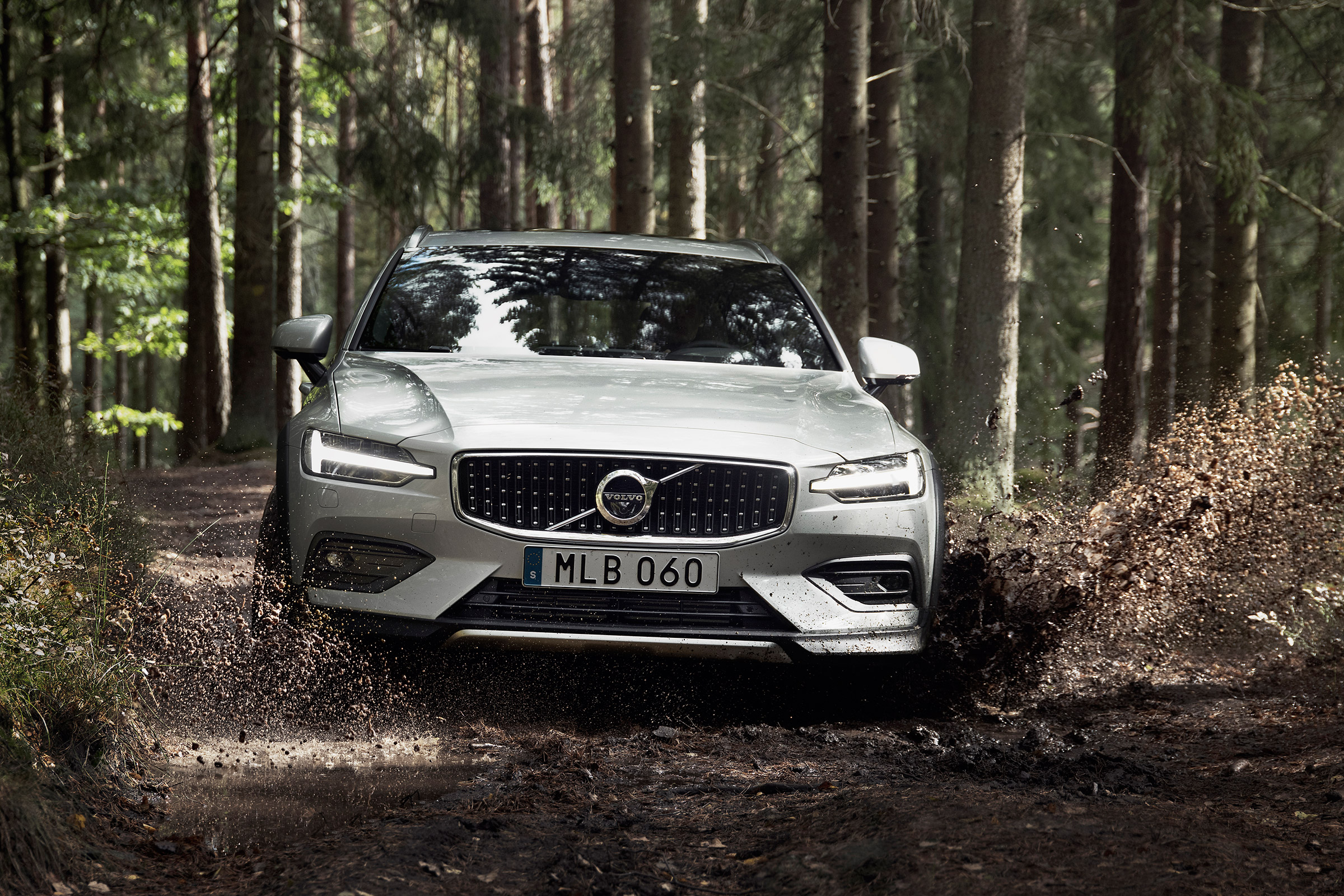 Volvo V60 Cross Country - nose