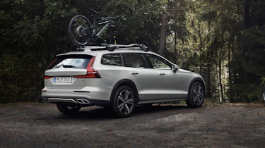 Volvo V60 Cross Country - rear quarter