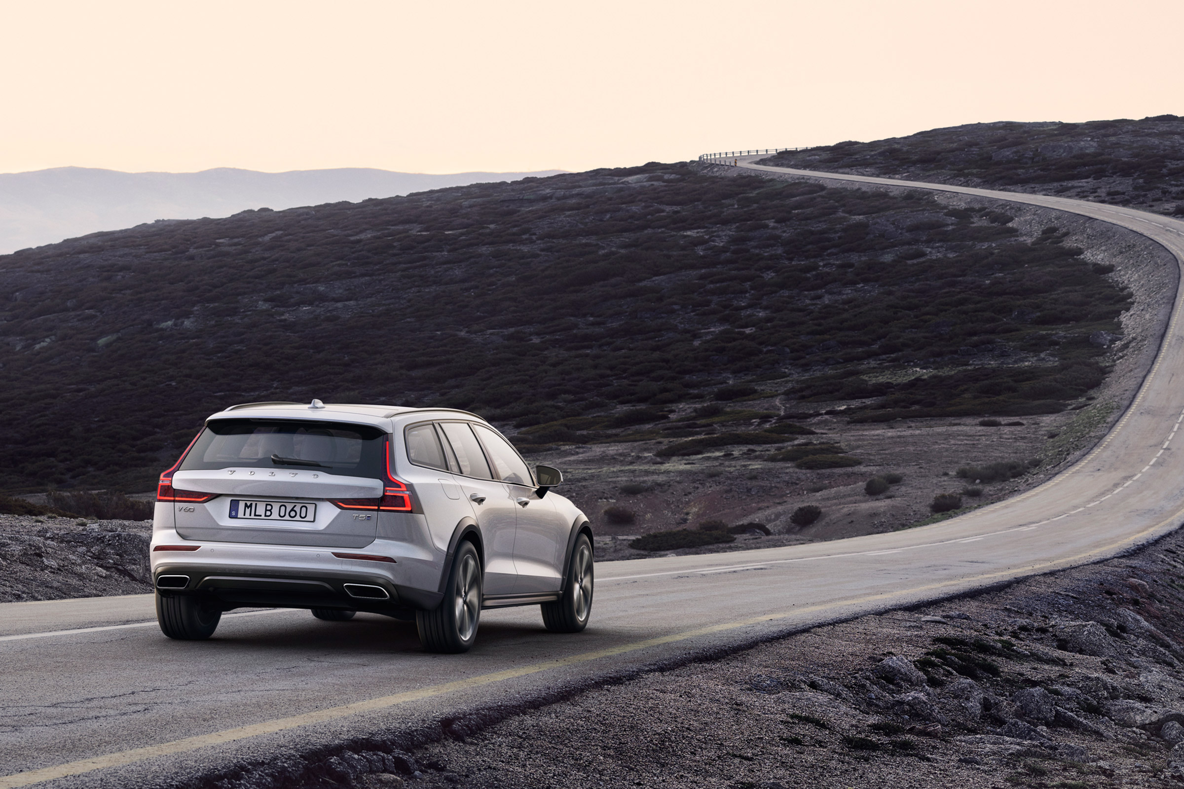 Volvo V60 Cross Country - rear
