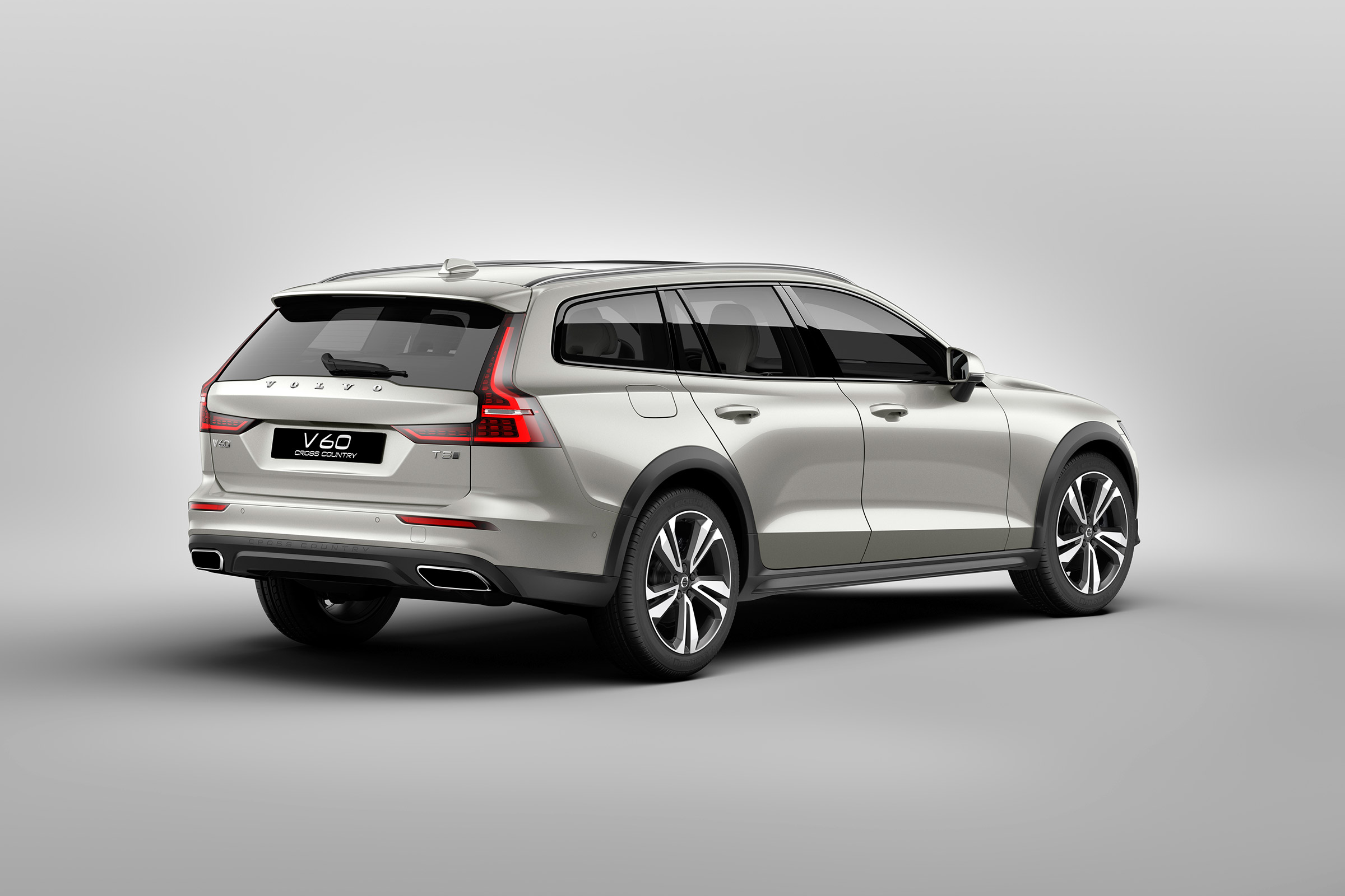 Volvo V60 Cross Country - rear quarter