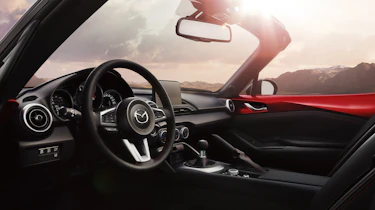 Mazda 2018 MX-5 - interior