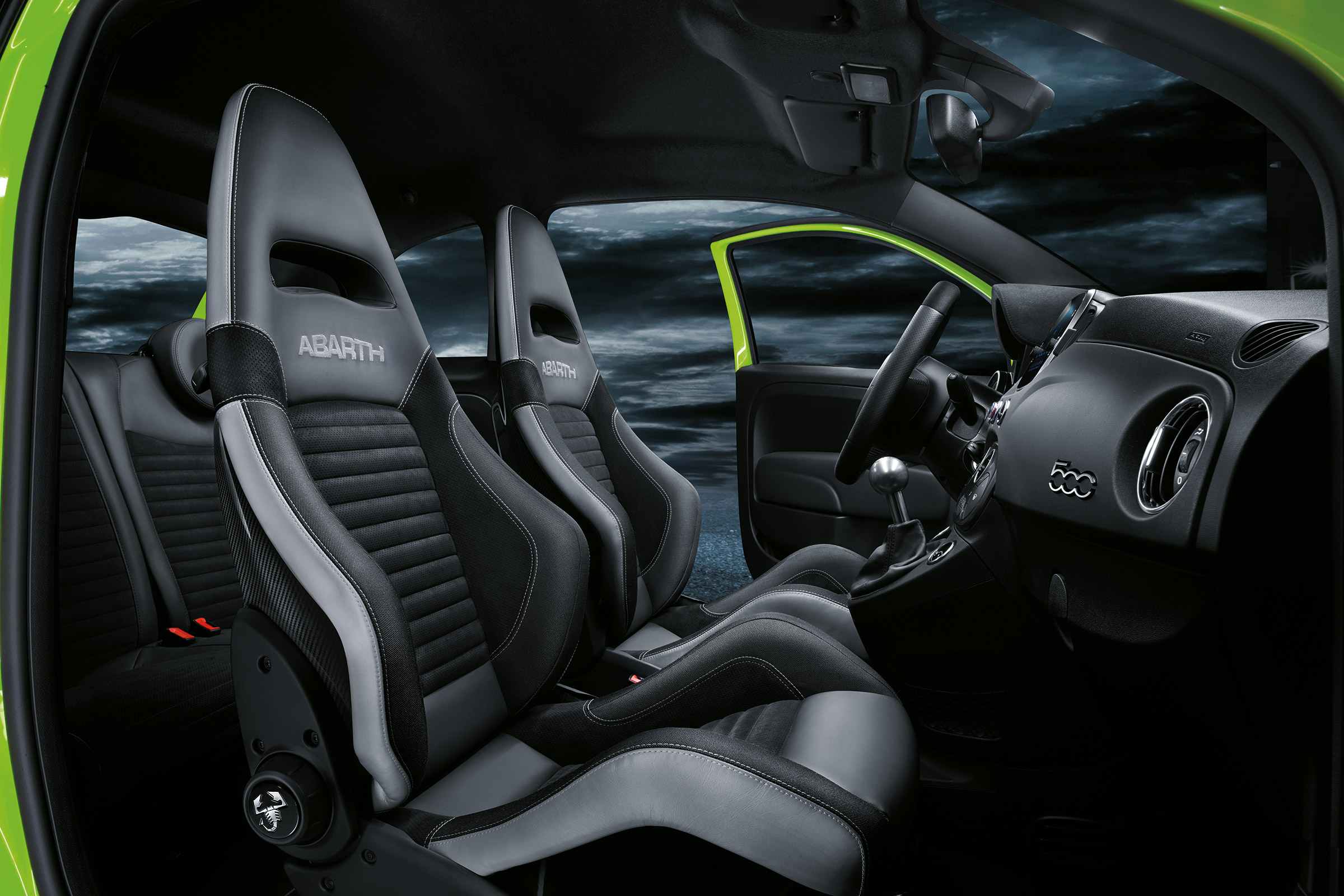 Abarth 595 MY19 update - seats