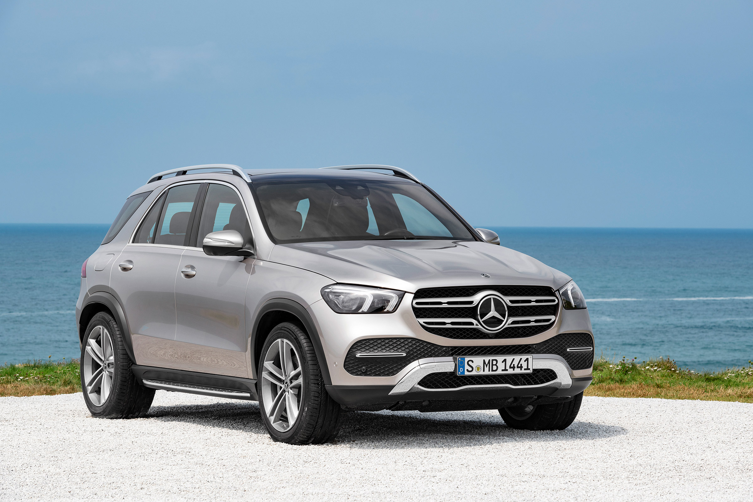 new Mercedes-Benz GLE - front quarter