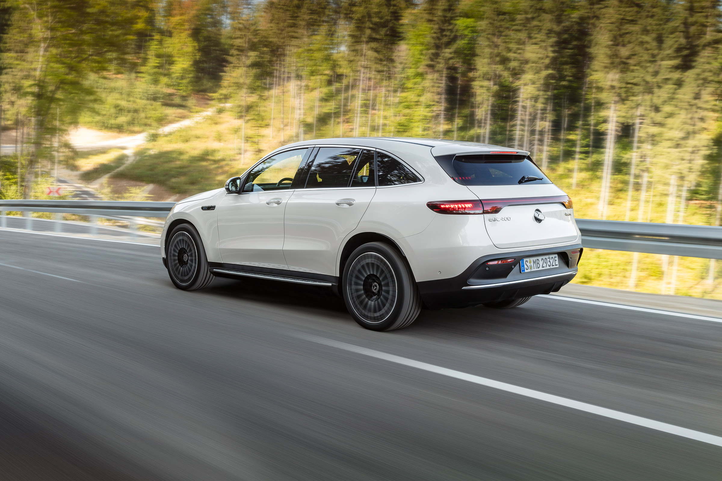 Mercedes EQC AMG-line - rear quarter