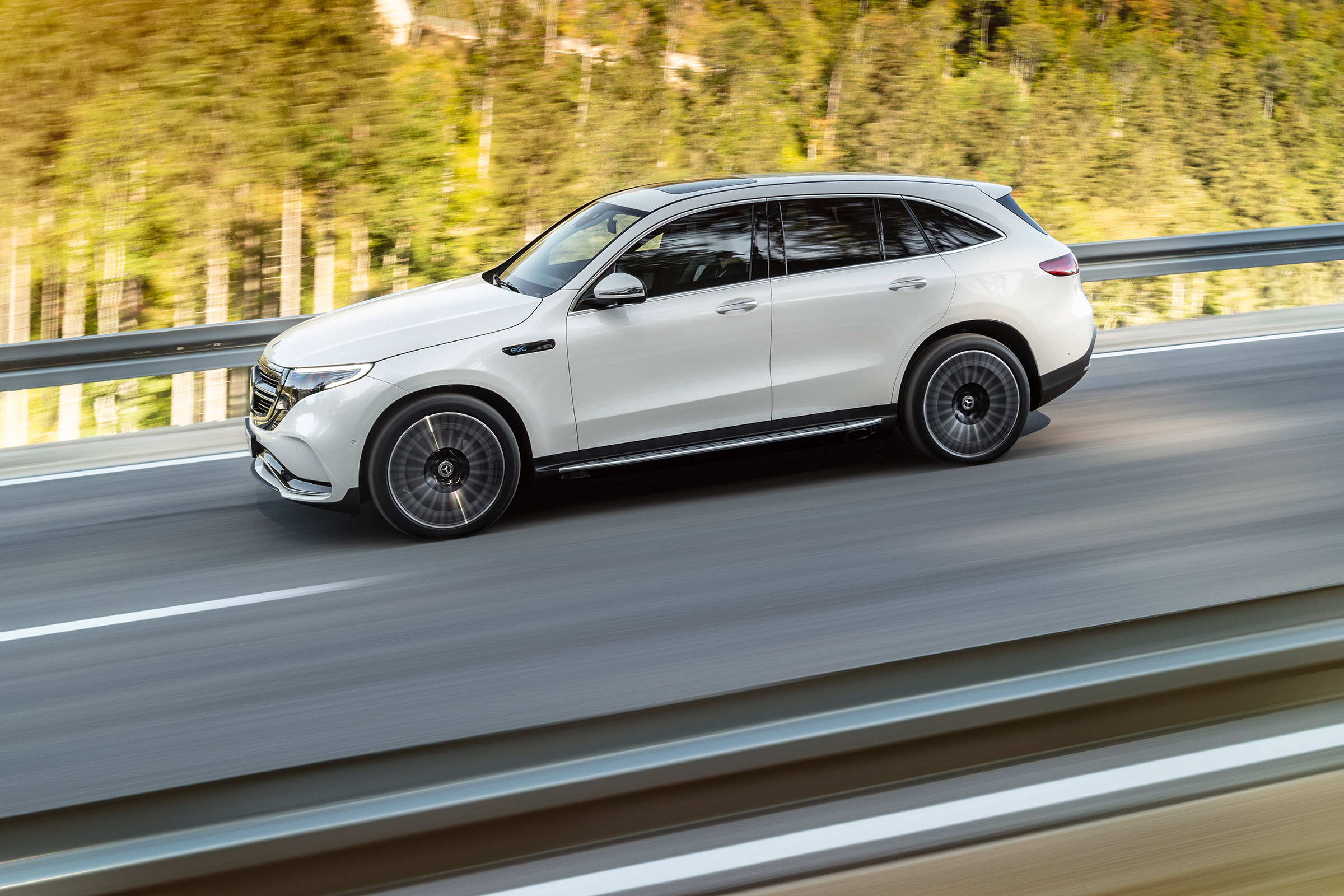 Mercedes EQC AMG-line - side
