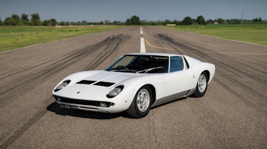 Lamborghini Miura P400 - front