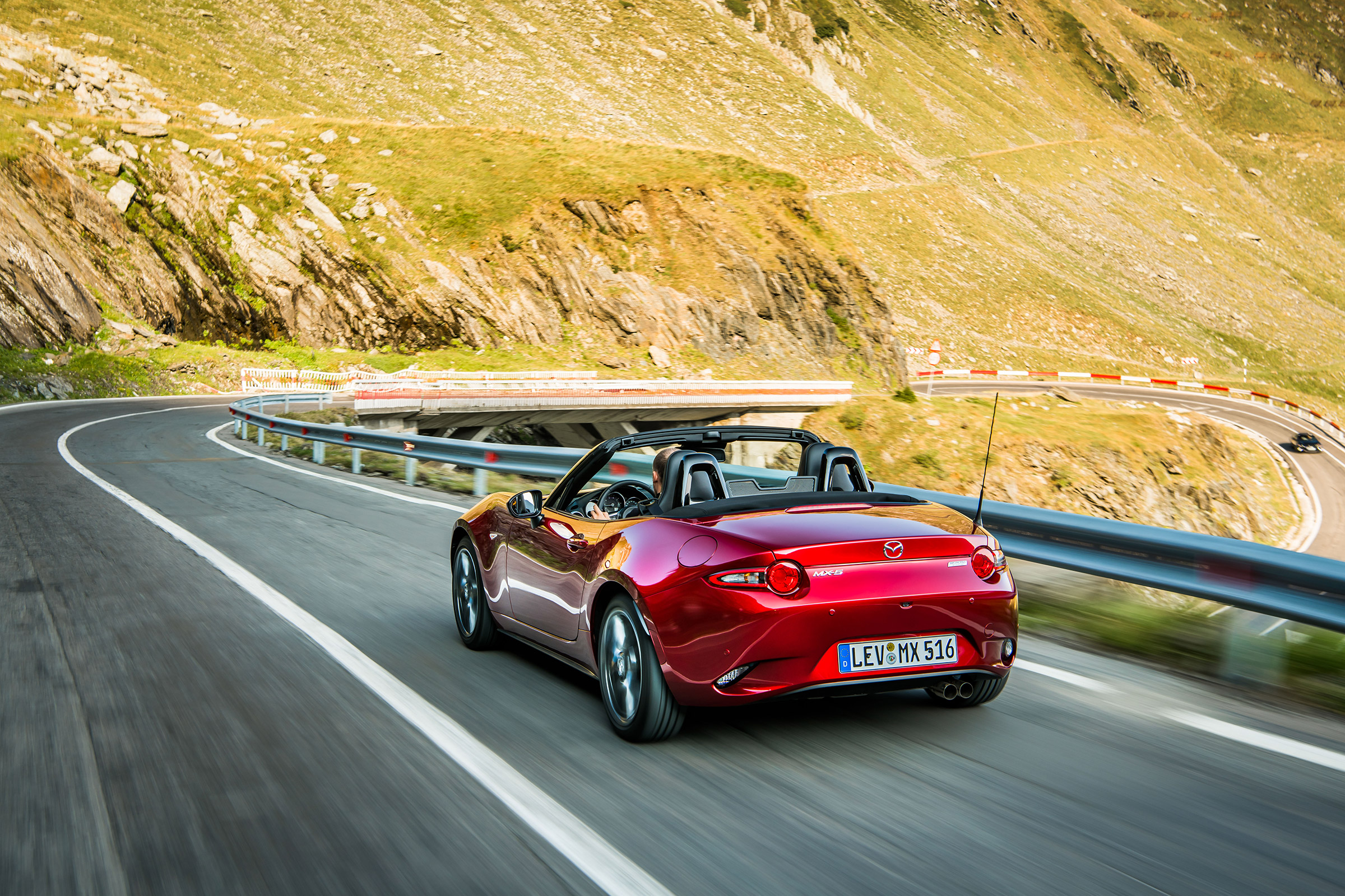 Mazda 2018 MX-5 - rear quarter
