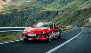 Mazda 2018 MX-5 - front quarter