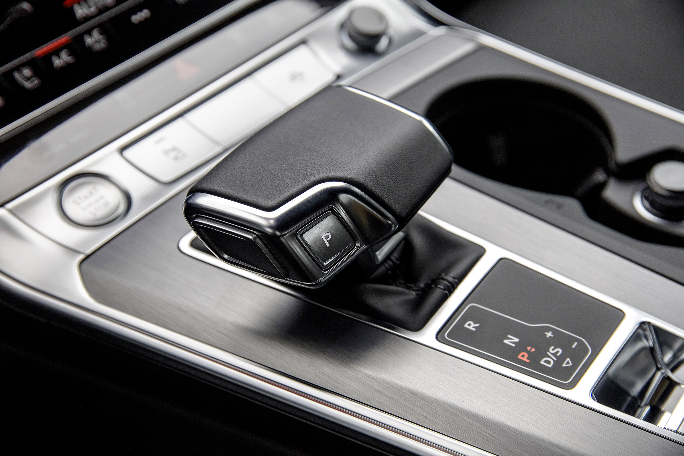 Audi A6 2018 Avant first drive - selector
