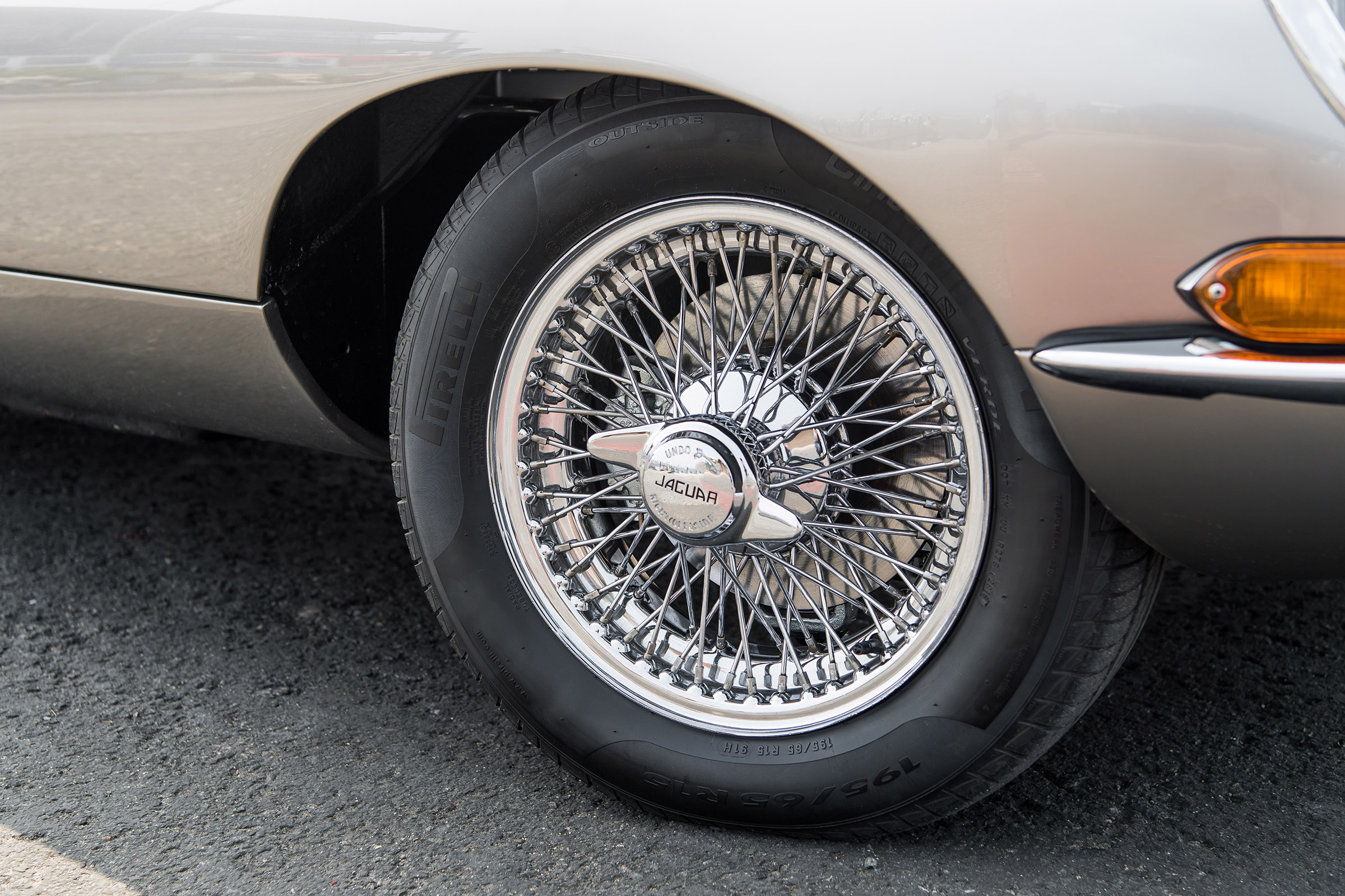 Jaguar e-type Zero drive - wheel