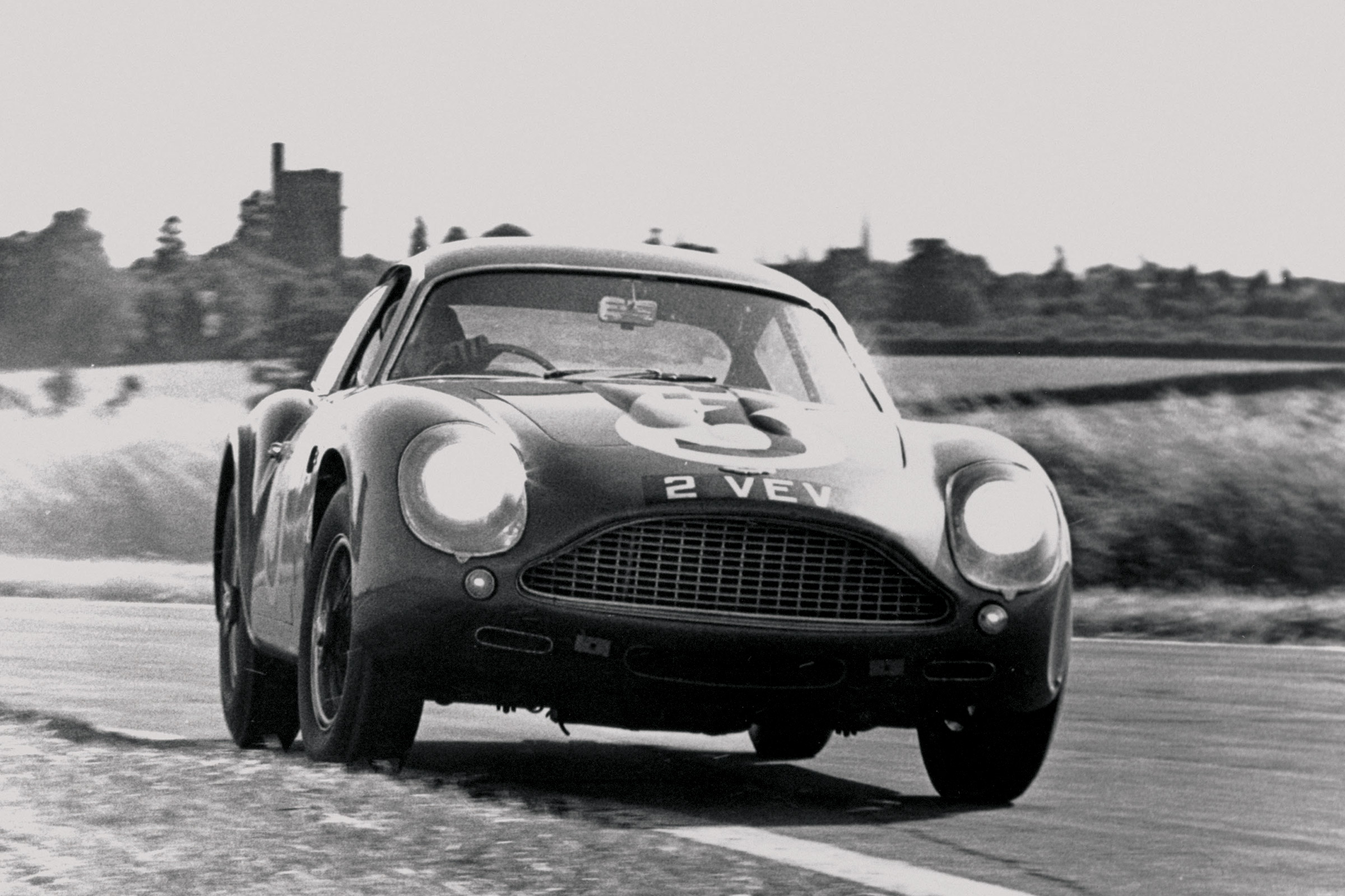 Aston Martin DB4 Zagato repro - 