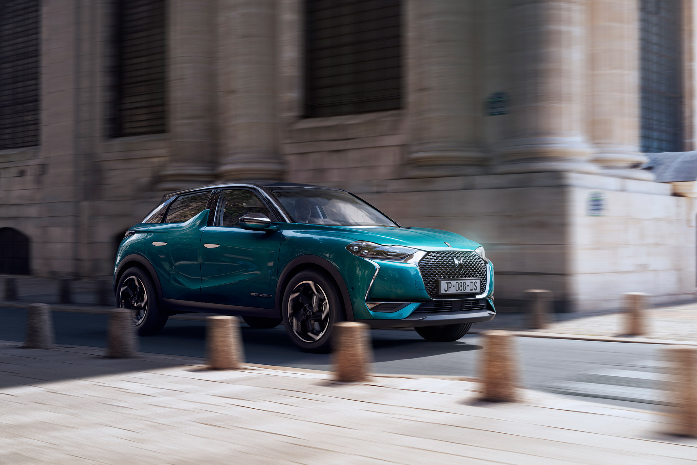 DS 3 Crossback - front quarter