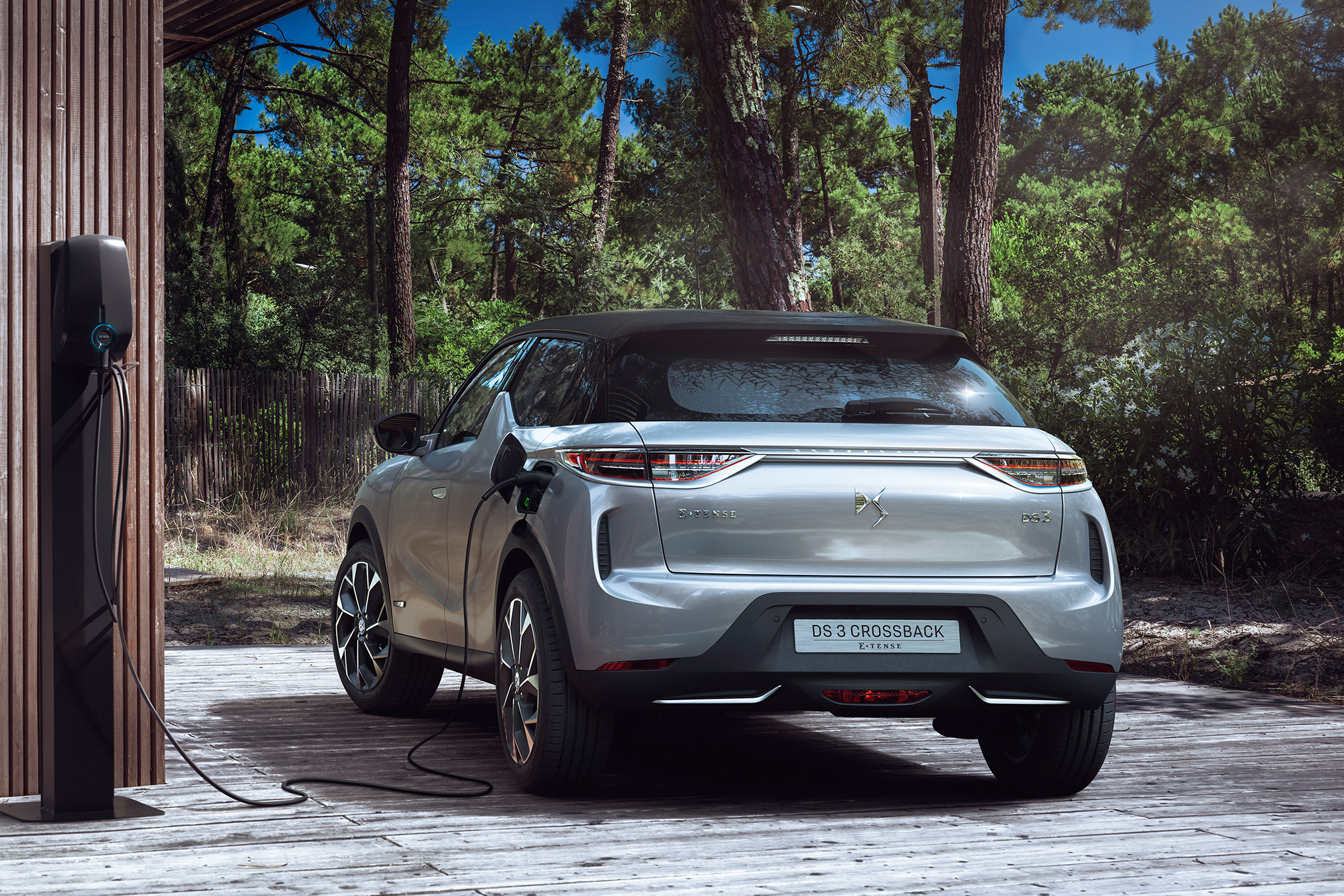 DS 3 Crossback - rear quarter