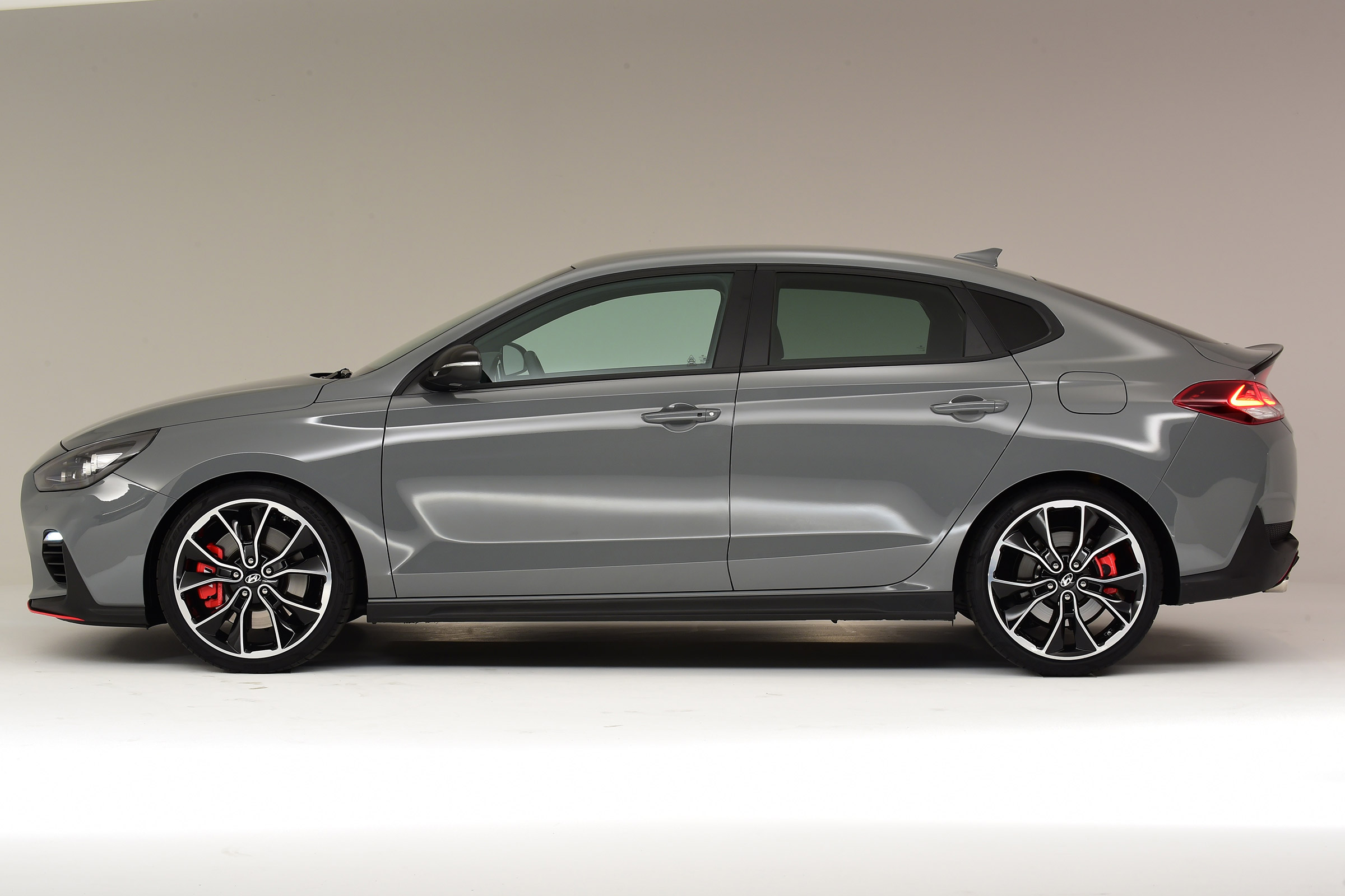 Hyundai i30 Fastback N - profile