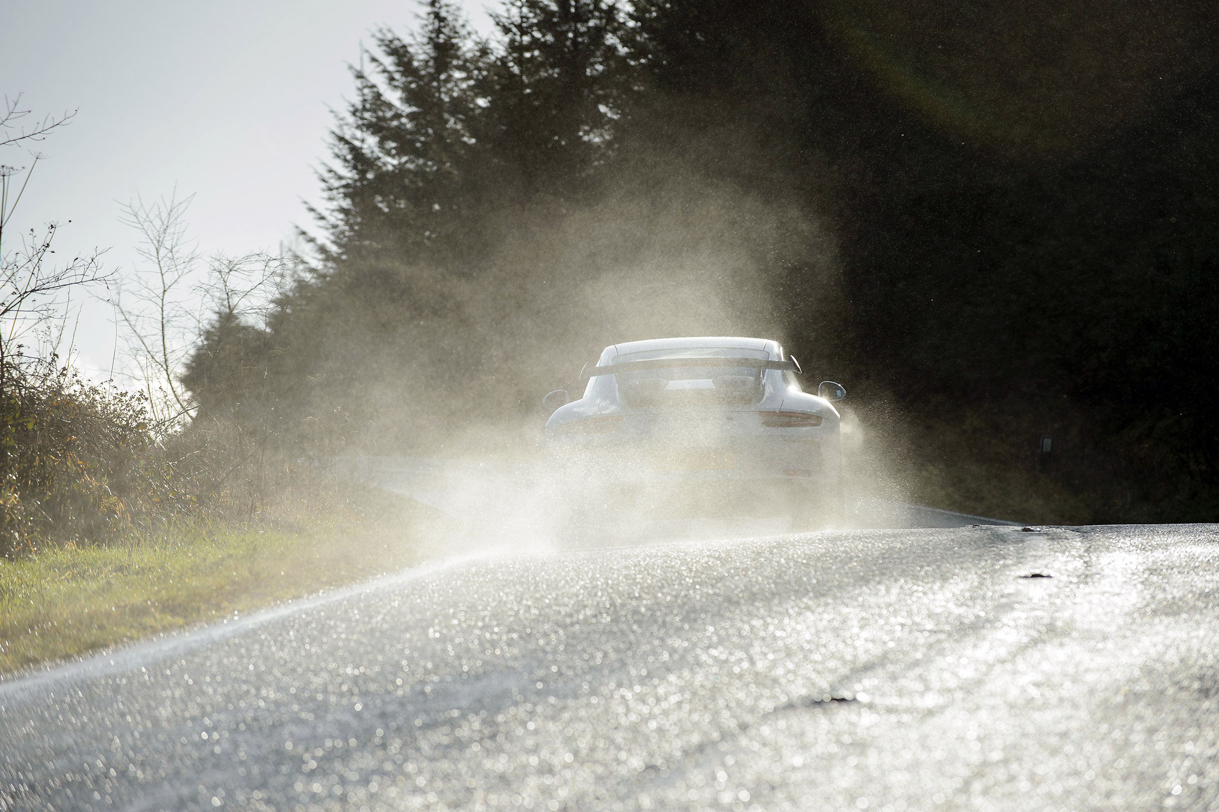 Porsche 911 GT3 vs Lotus GT430 - rear