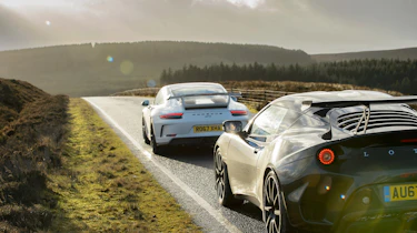 Porsche 911 GT3 vs Lotus GT430 - rear