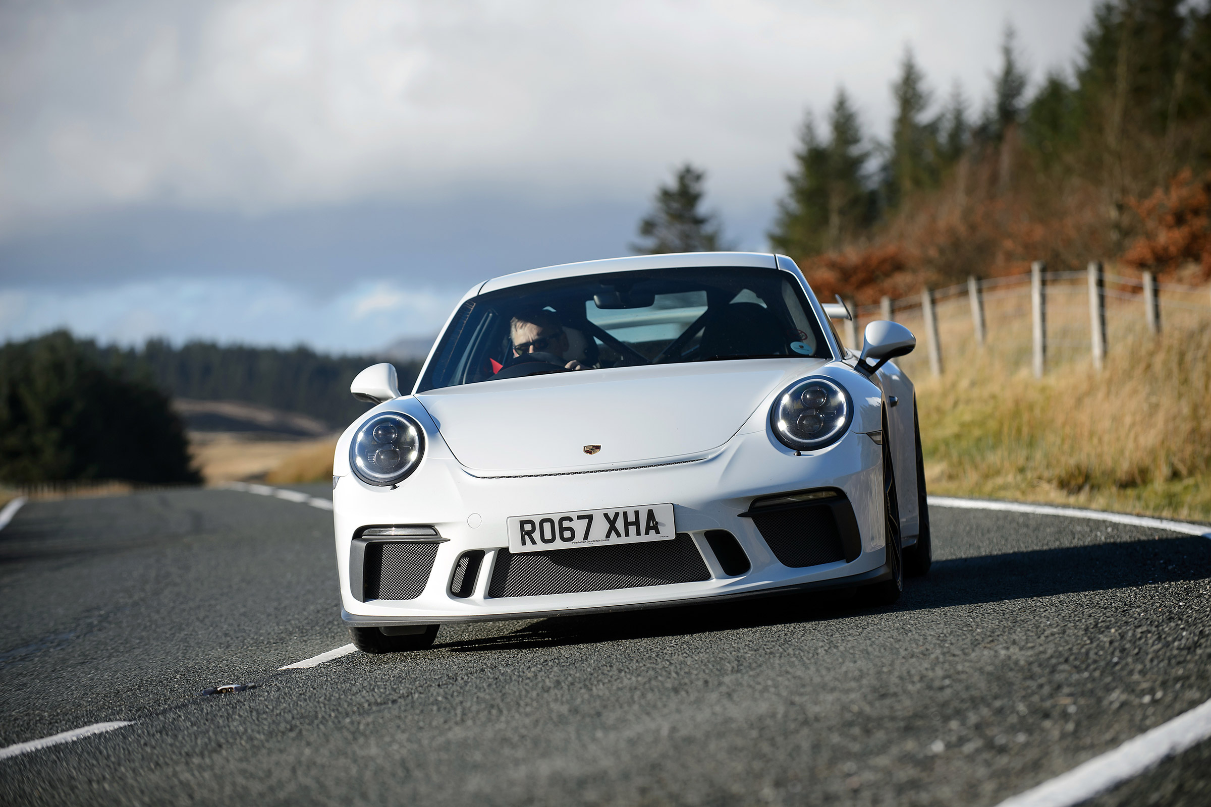 Porsche 911 GT3 vs Lotus GT430 - nose