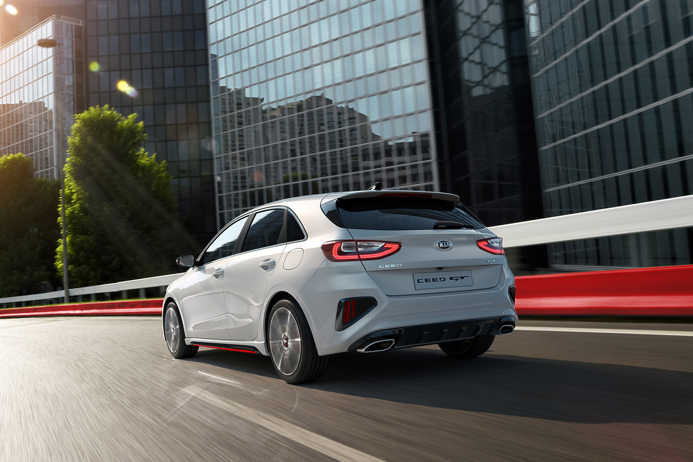 Kia Ceed GT revealed - 2018 rear quarter