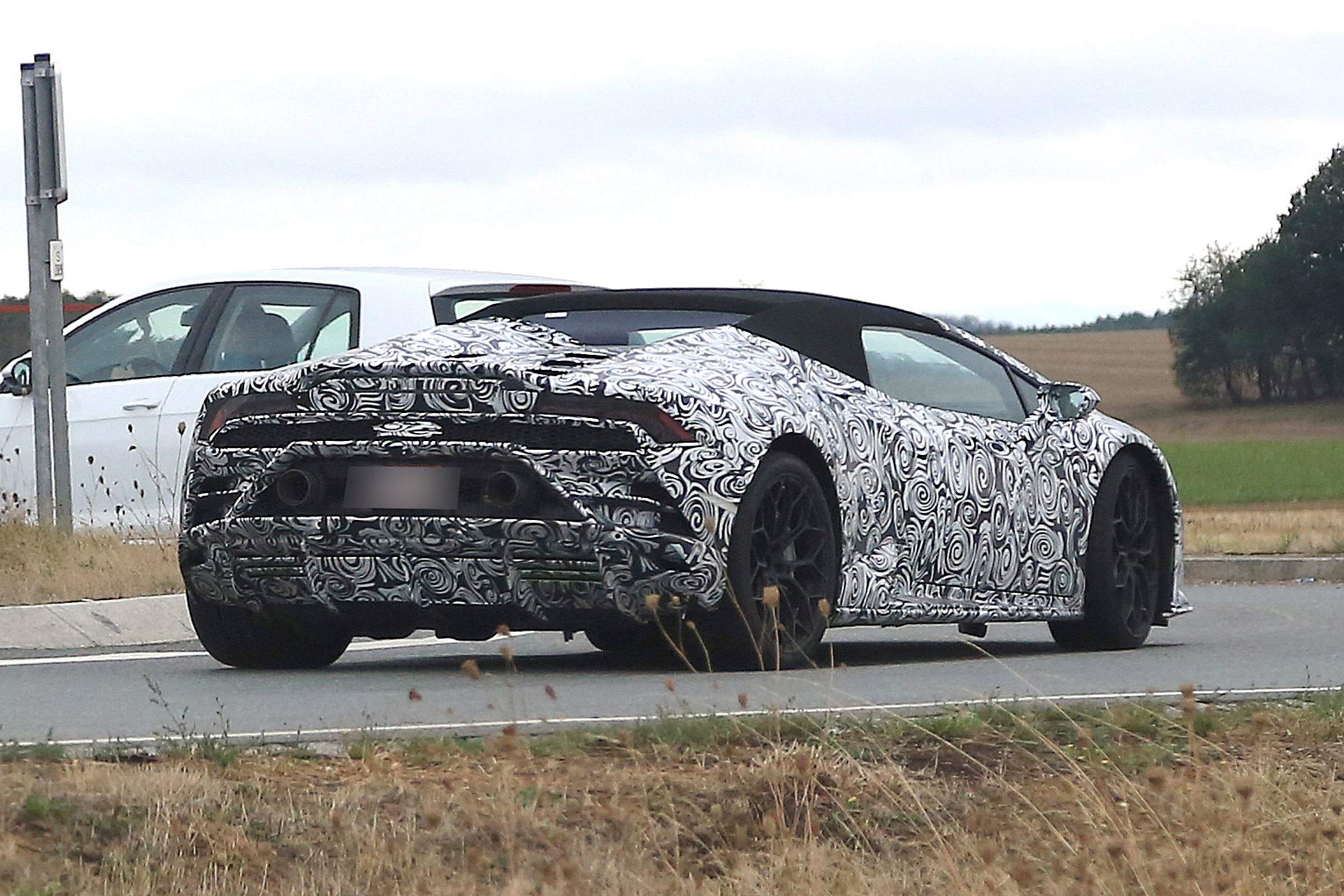 Lamborghini Huracan fl - rear quarter