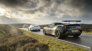 Porsche 911 GT3 vs Lotus GT430 - header