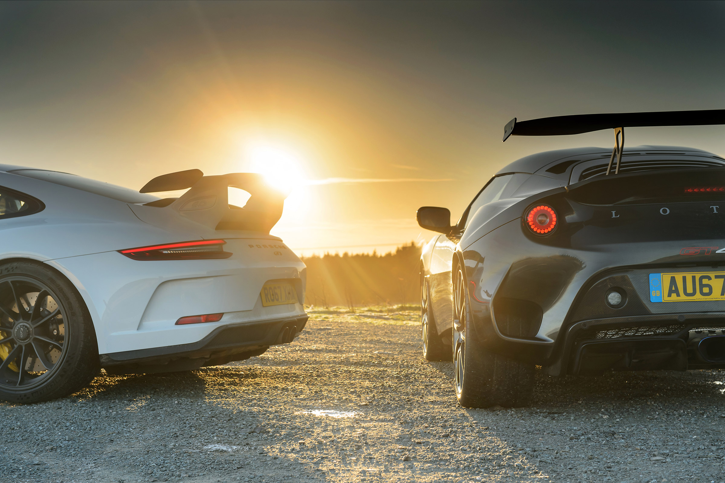 Porsche 911 GT3 vs Lotus GT430 - rear rear