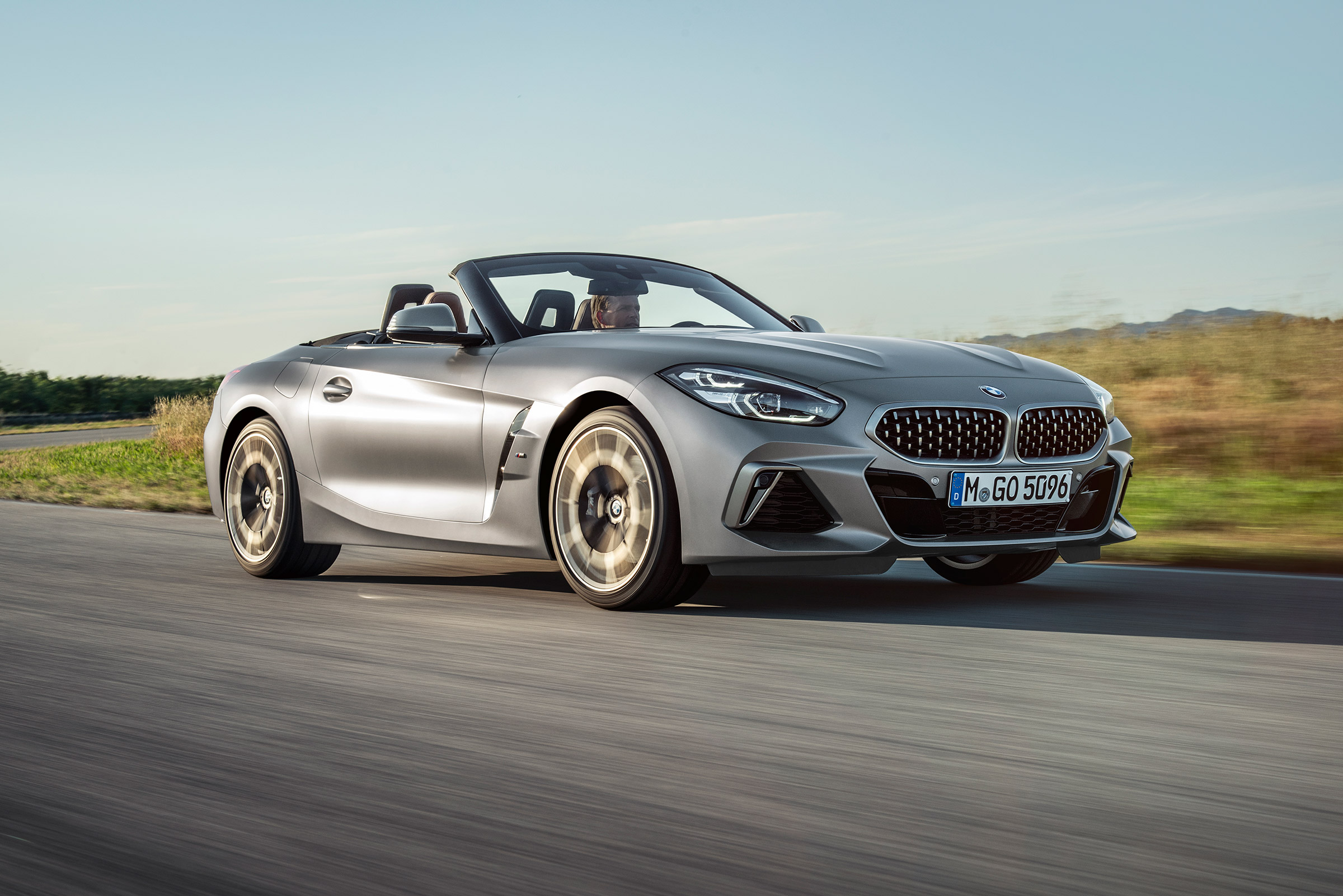 BMW Z4 M40i silver - front quarter