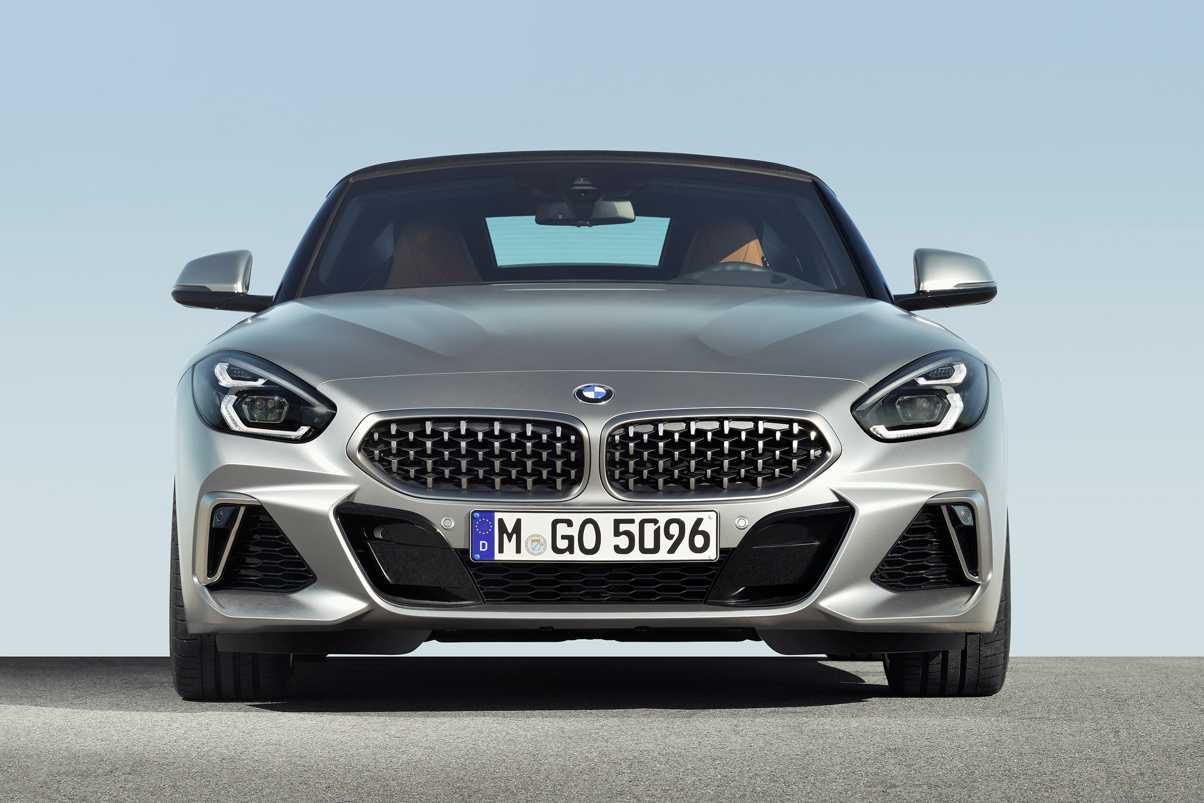 BMW Z4 M40i silver - nose roof up