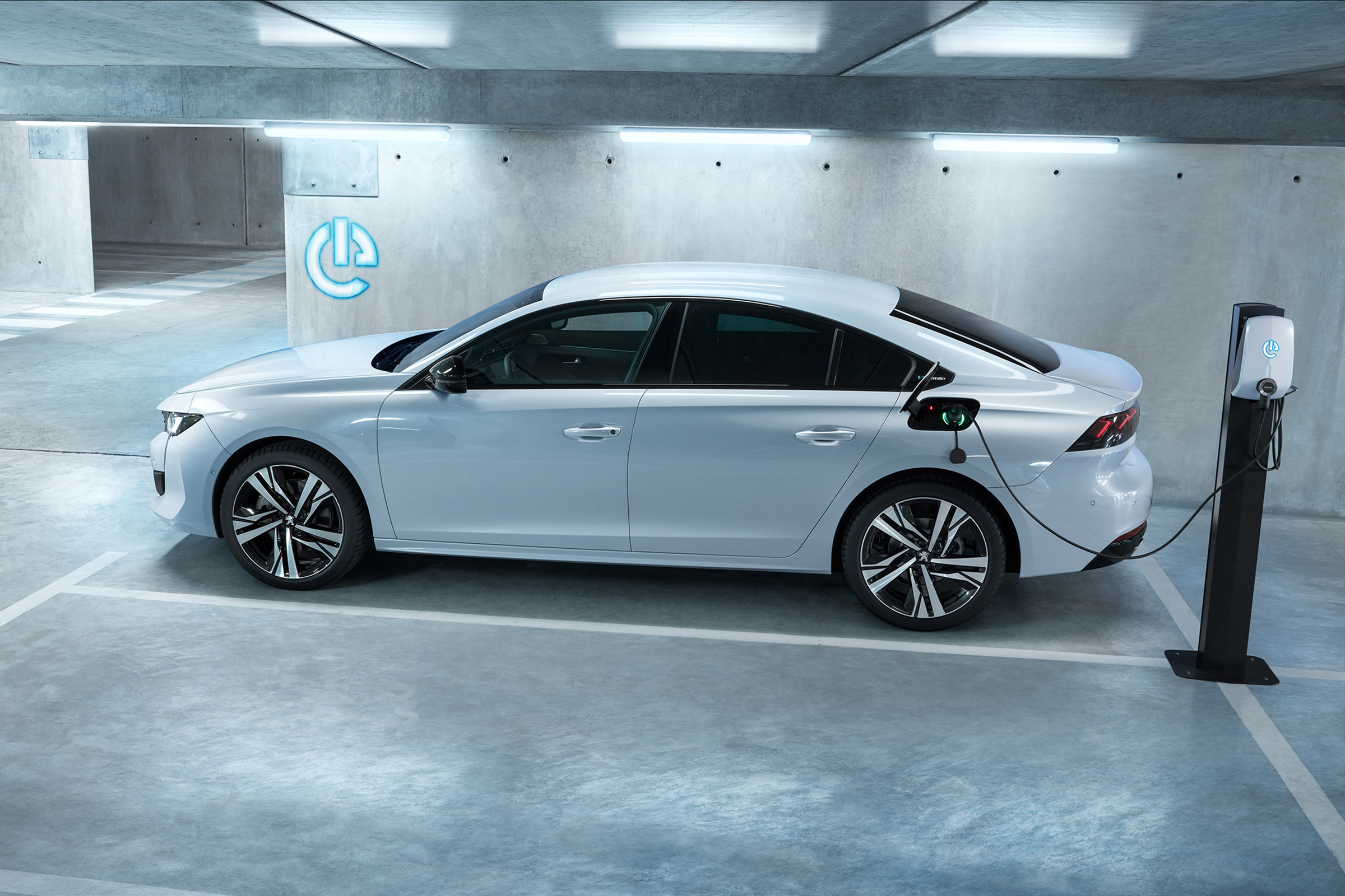 Peugeot 508 Hybrid - 