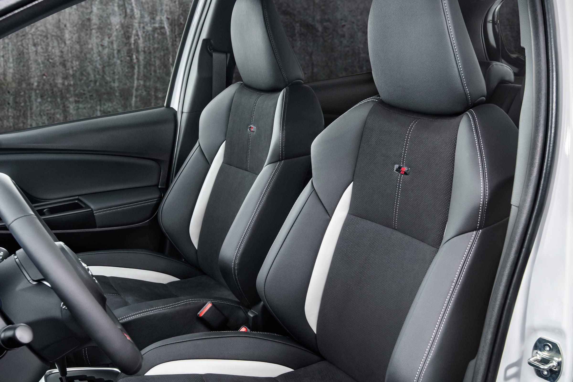 xToyota Yaris GR Sport