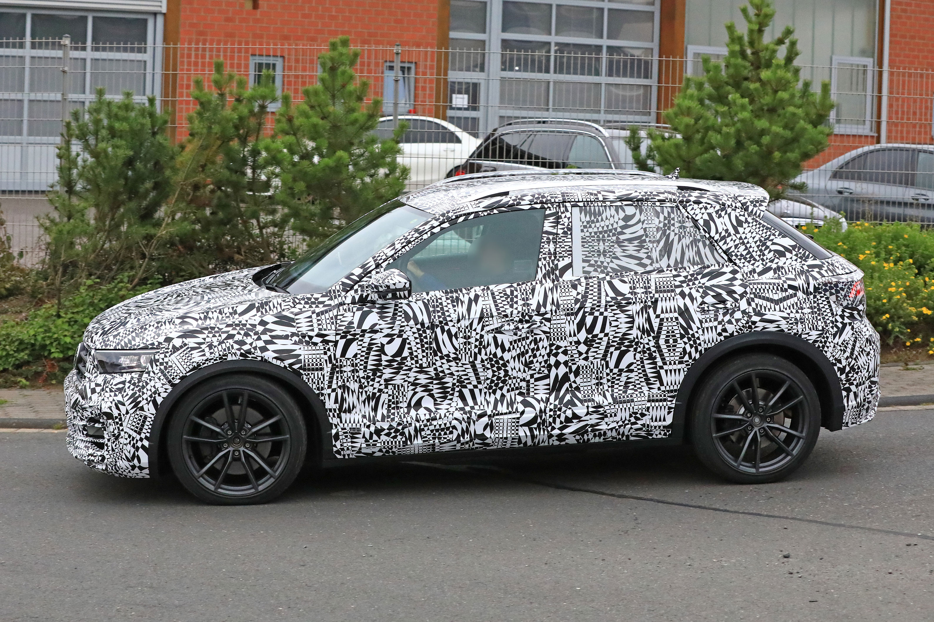 Volkswagen T-Roc R prototype - side