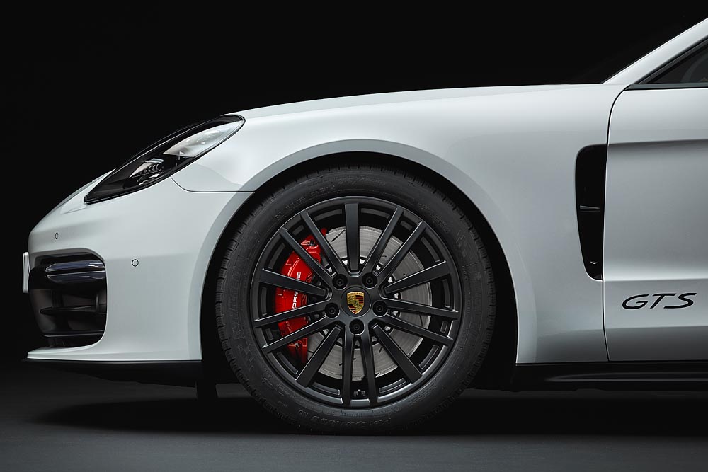 2018 Porsche Panamera GTS 