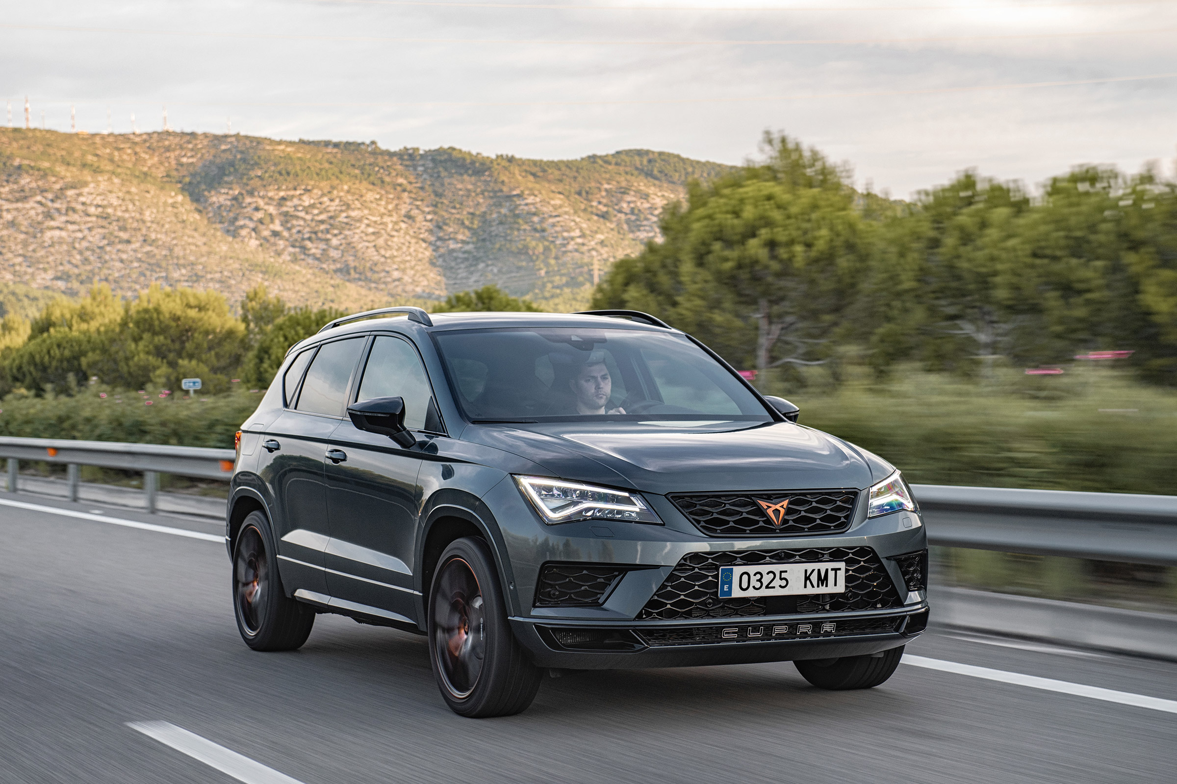 Ateca Cupra - grey front quarter