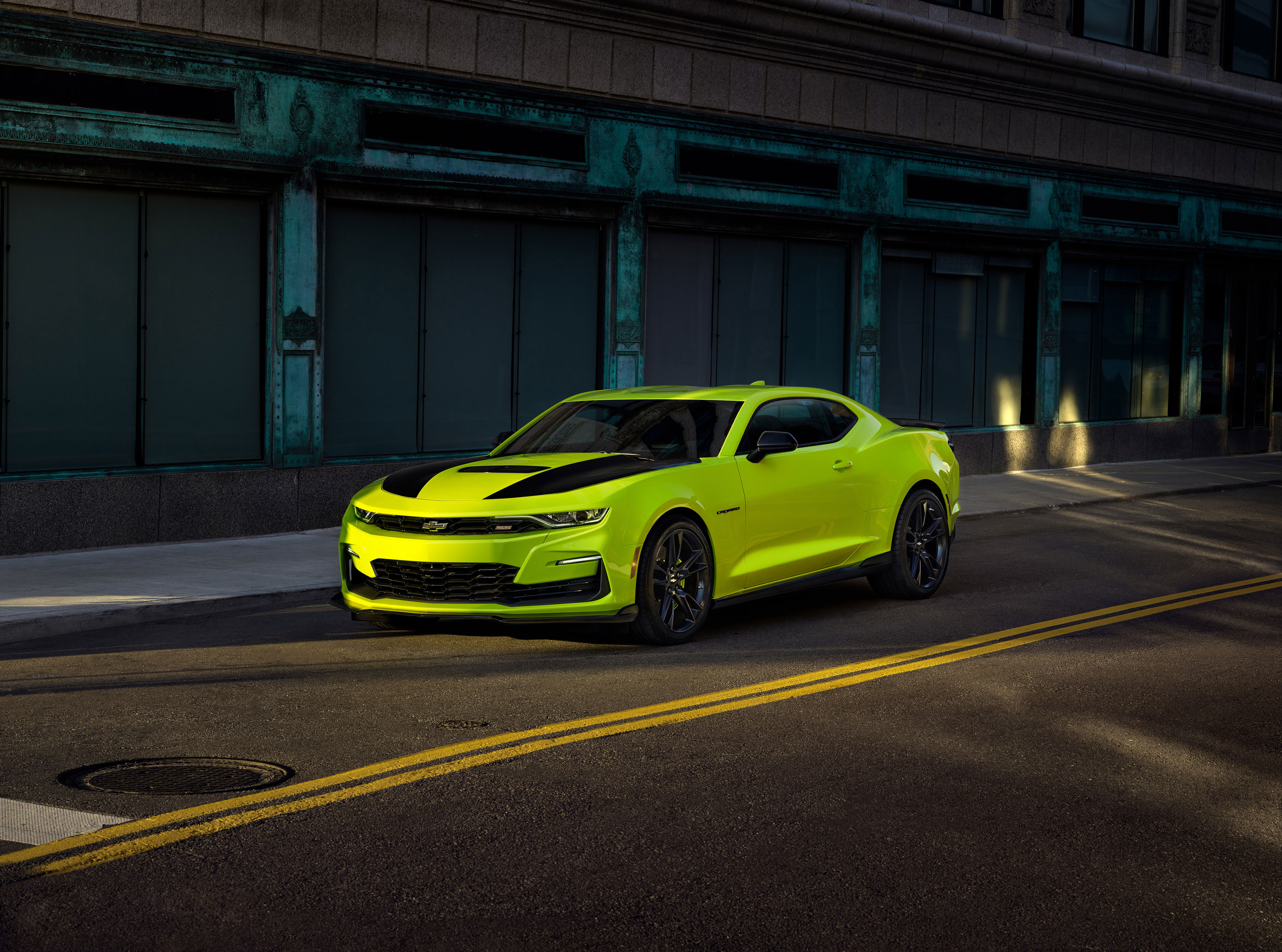 Chevrolet Camaro SS Shock