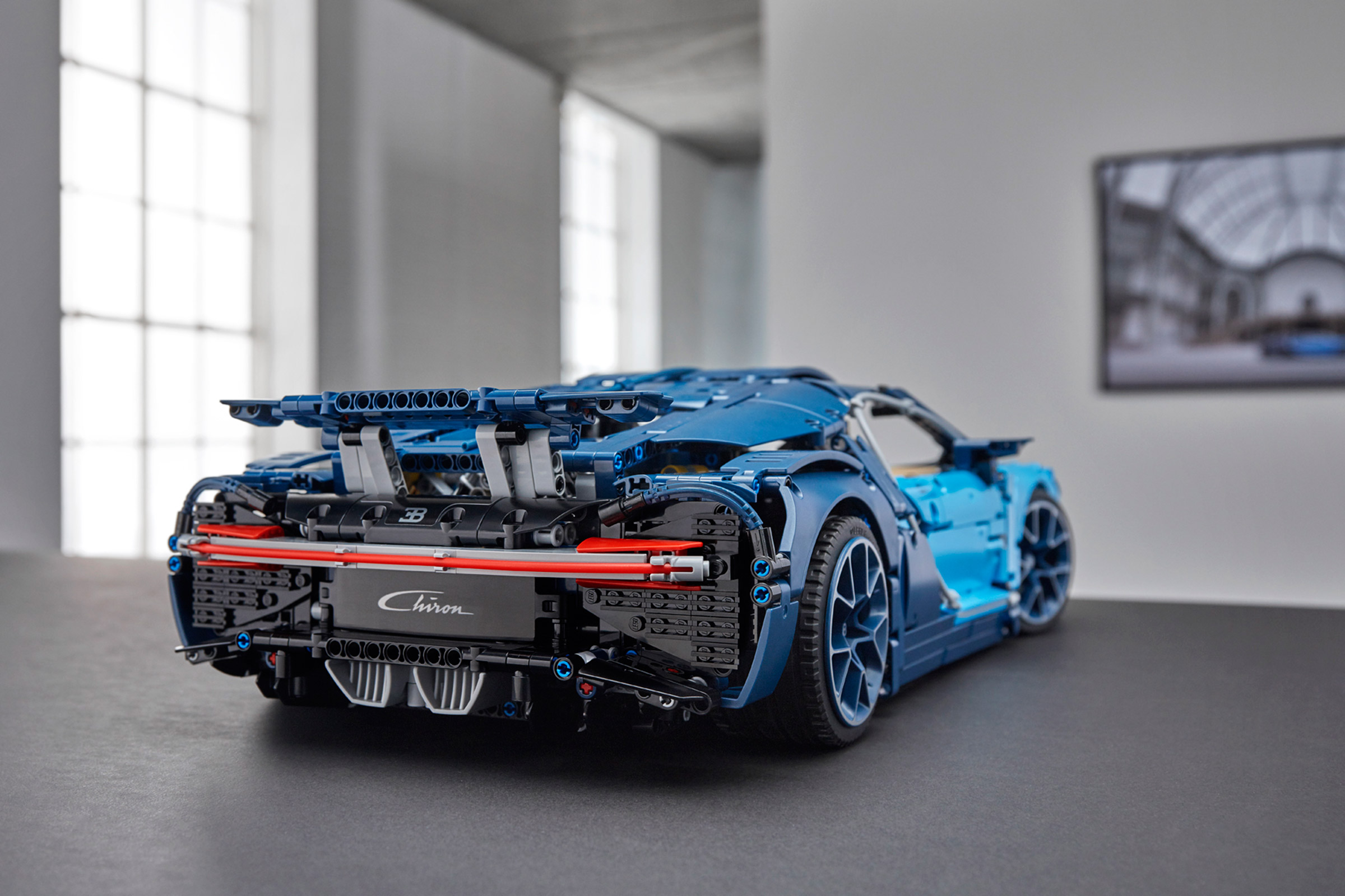 Bugatti Lego header rear wing