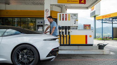 Aston Martin DBS Superleggera drive - FUEL