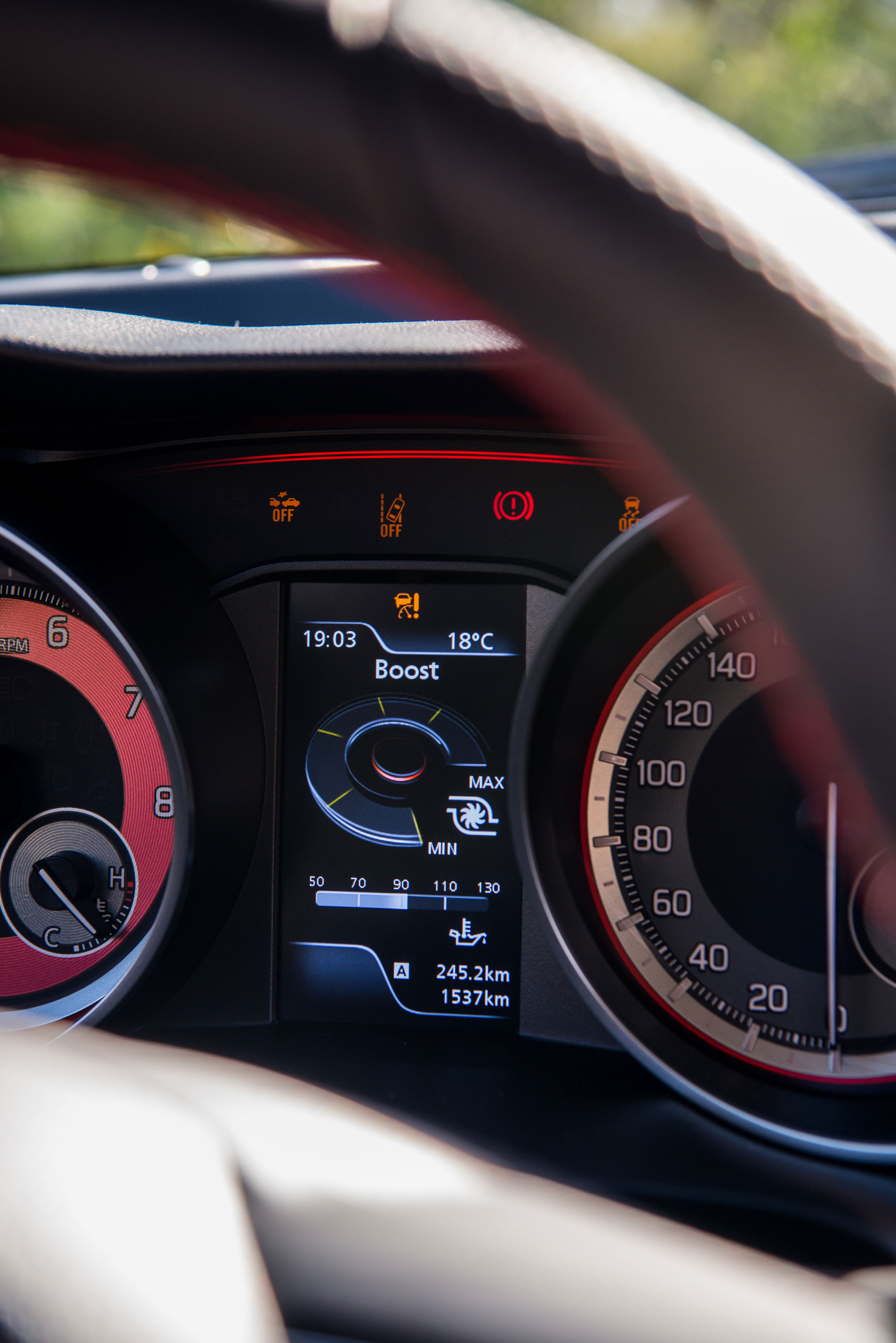 Suzuki Swift Sport - dials