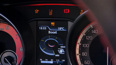 Suzuki Swift Sport - dials