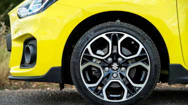 Suzuki Swift Sport - wheel