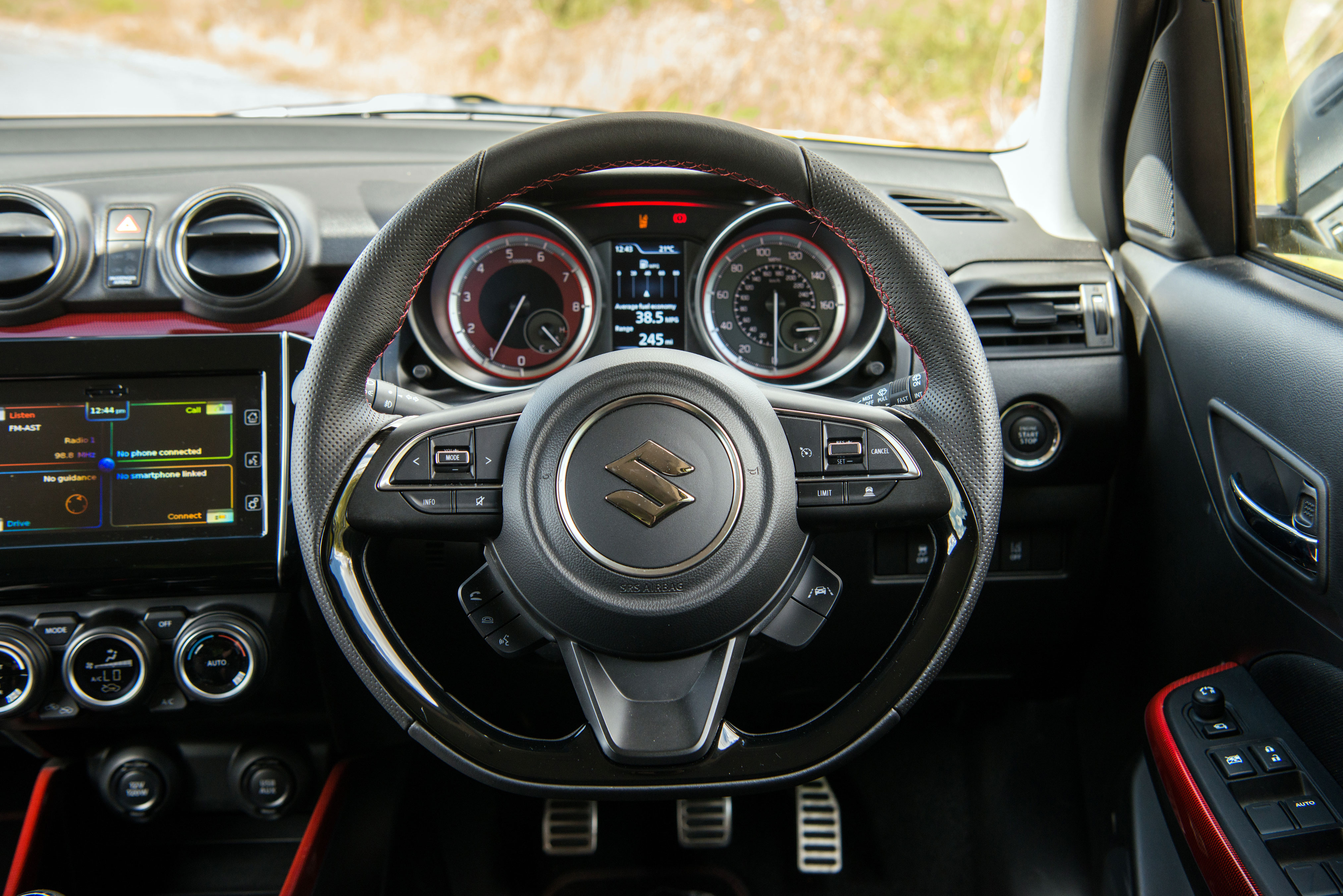 Suzuki Swift Sport - steering wheel