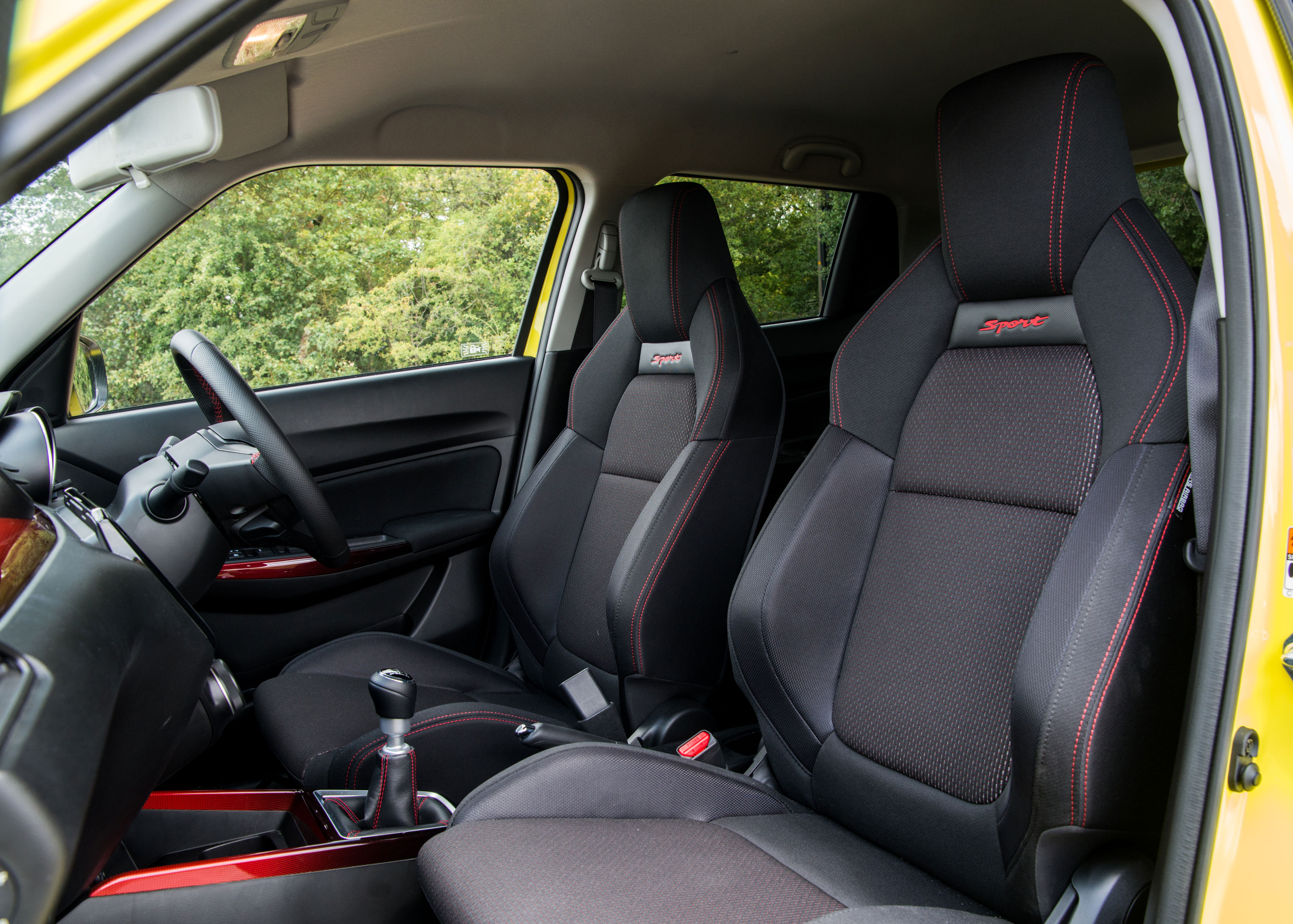 Suzuki Swift Sport - interior