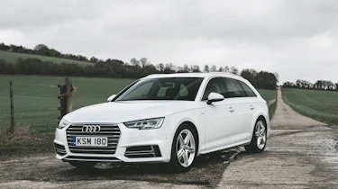 Audi A4 Avant - front quarter