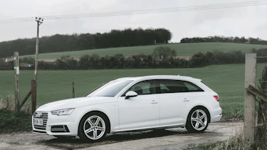 Audi A4 Avant - side